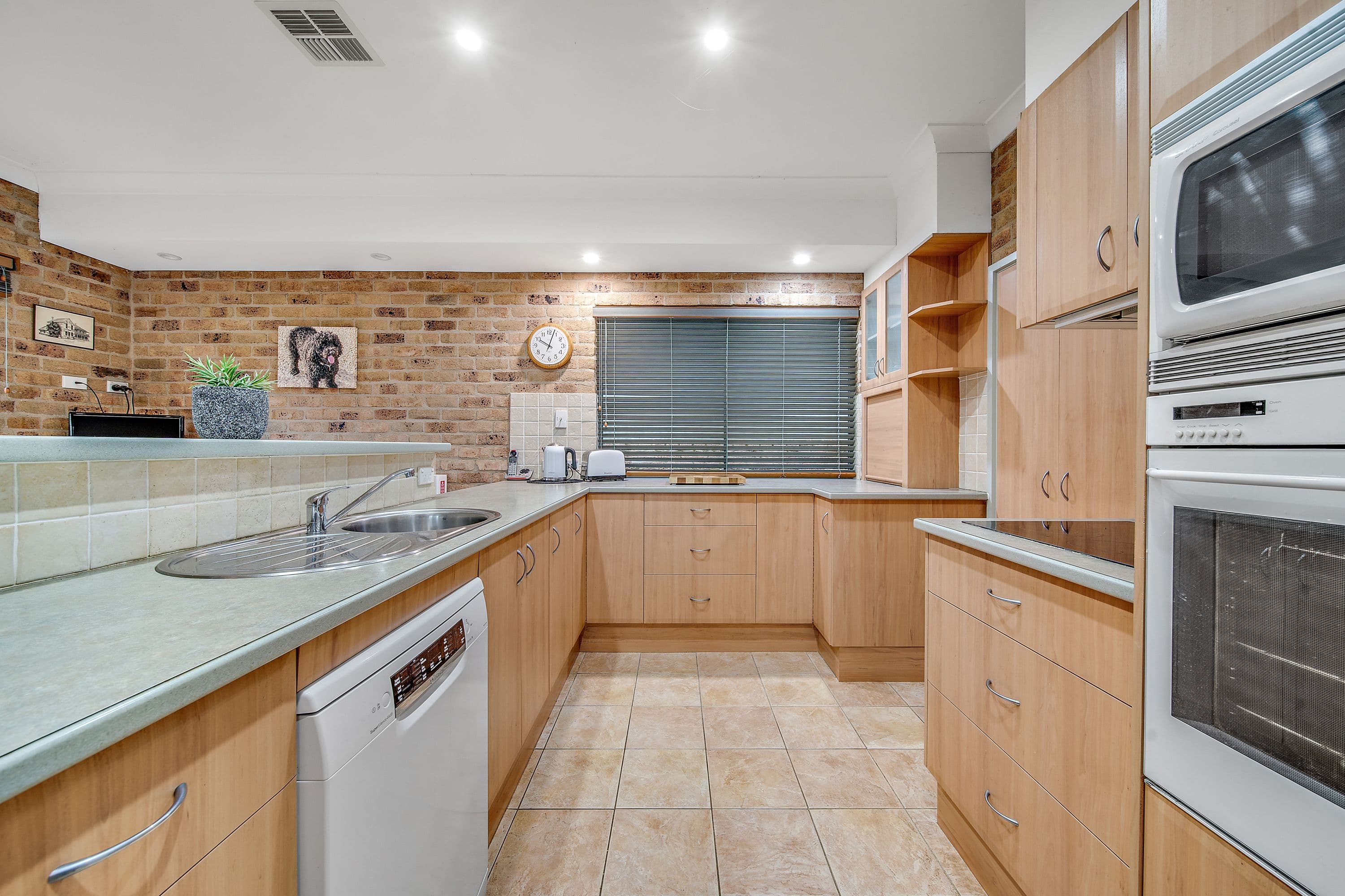 31 Macadamia Close, Jerrabomberra NSW 2619, Jerrabomberra - Thumbnail 2