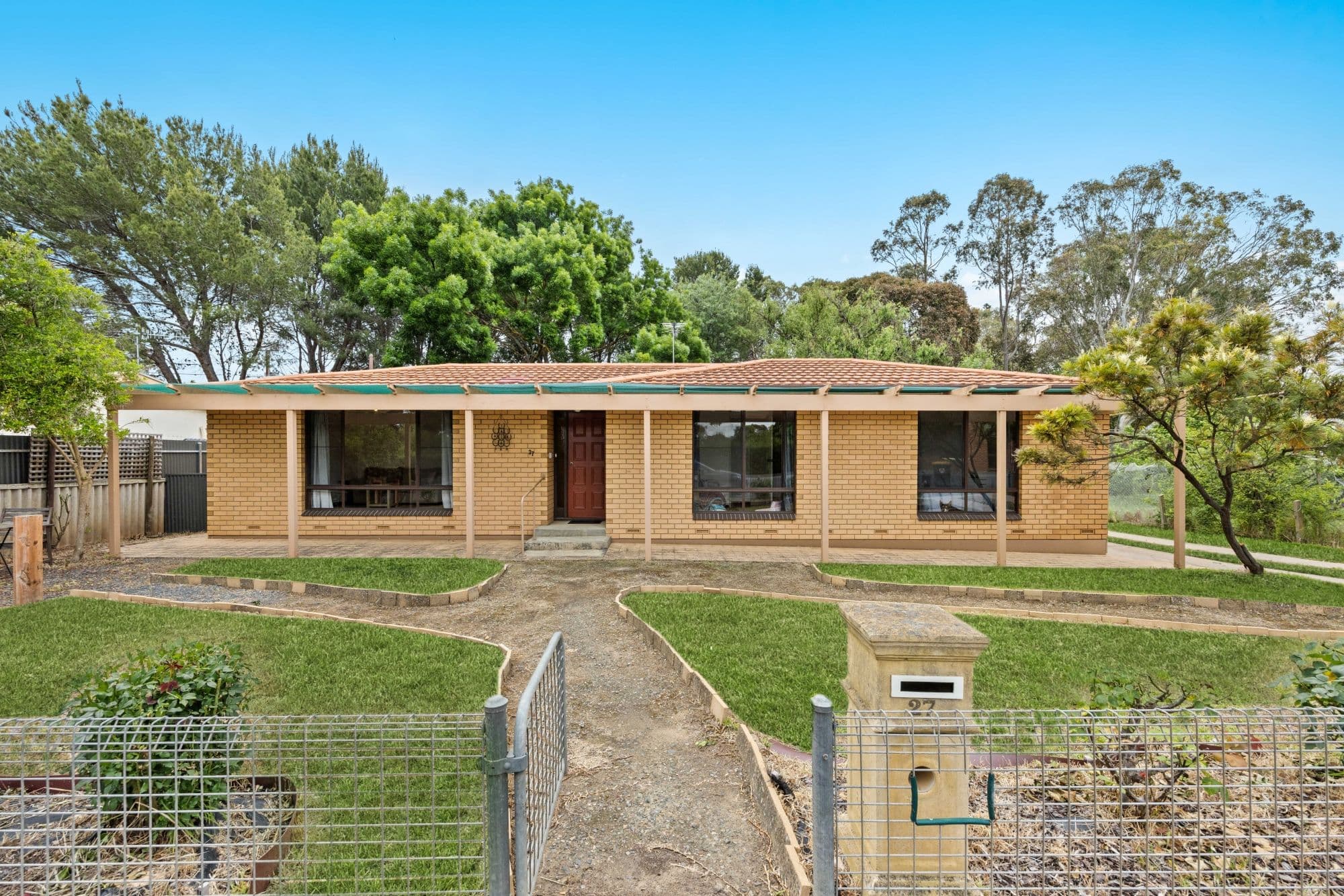 27 Albyn Terrace, Strathalbyn SA 5255, Strathalbyn - Image 1