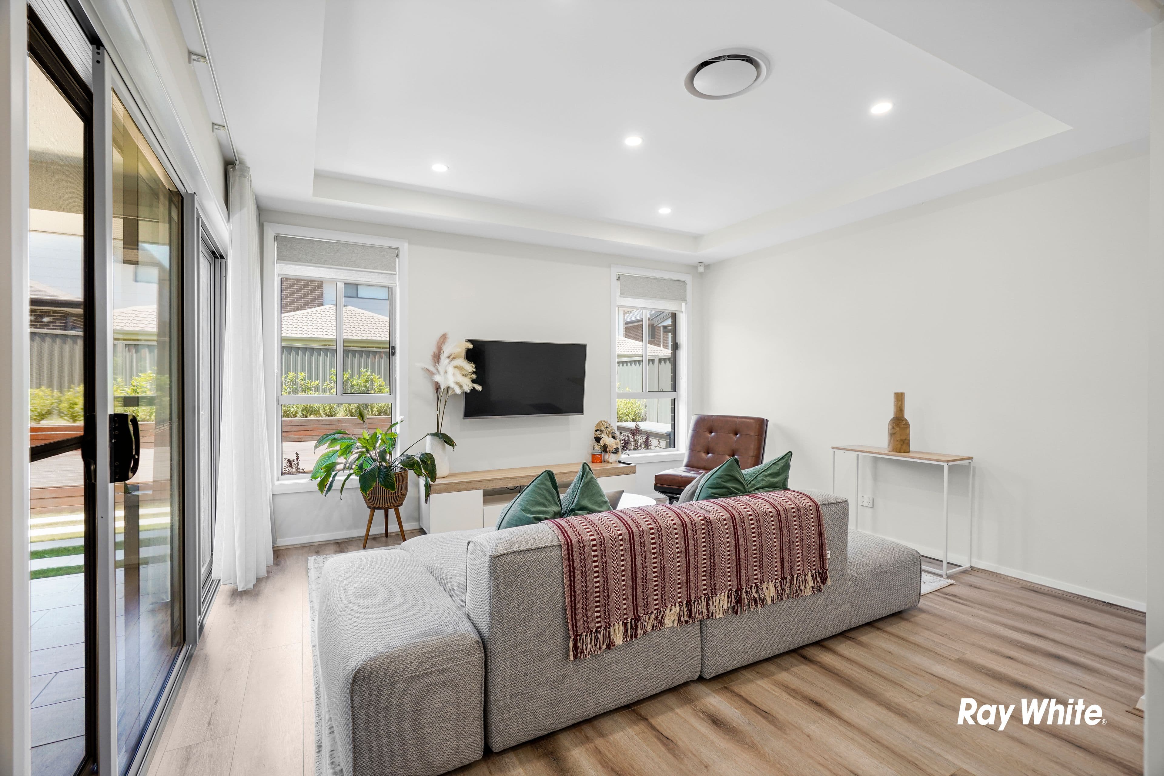 33 Amarina Boulevard, Colebee NSW 2761, Colebee - Thumbnail 3
