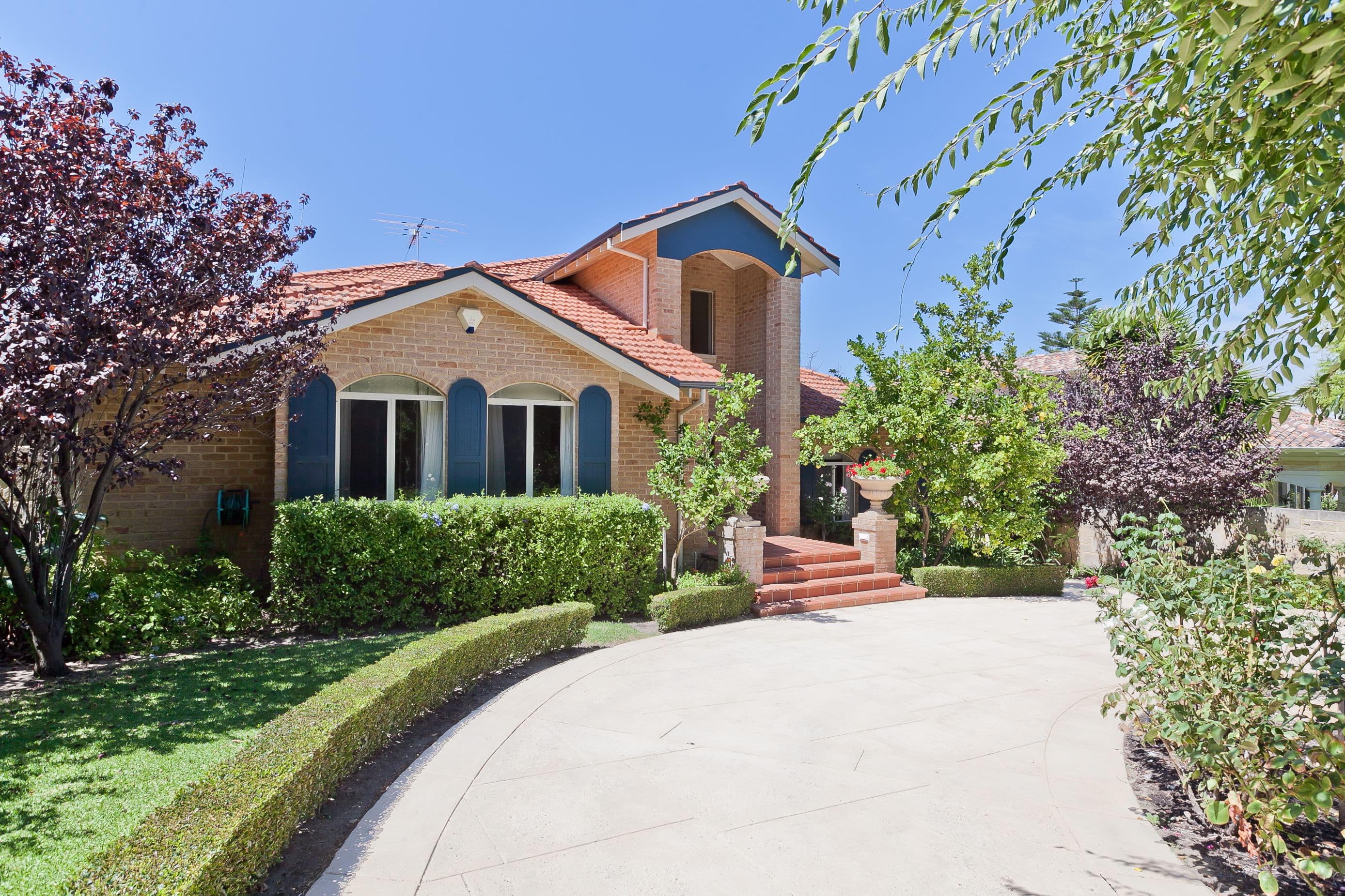 6 Brockman Avenue, Dalkeith WA 6009, Dalkeith - Thumbnail 2