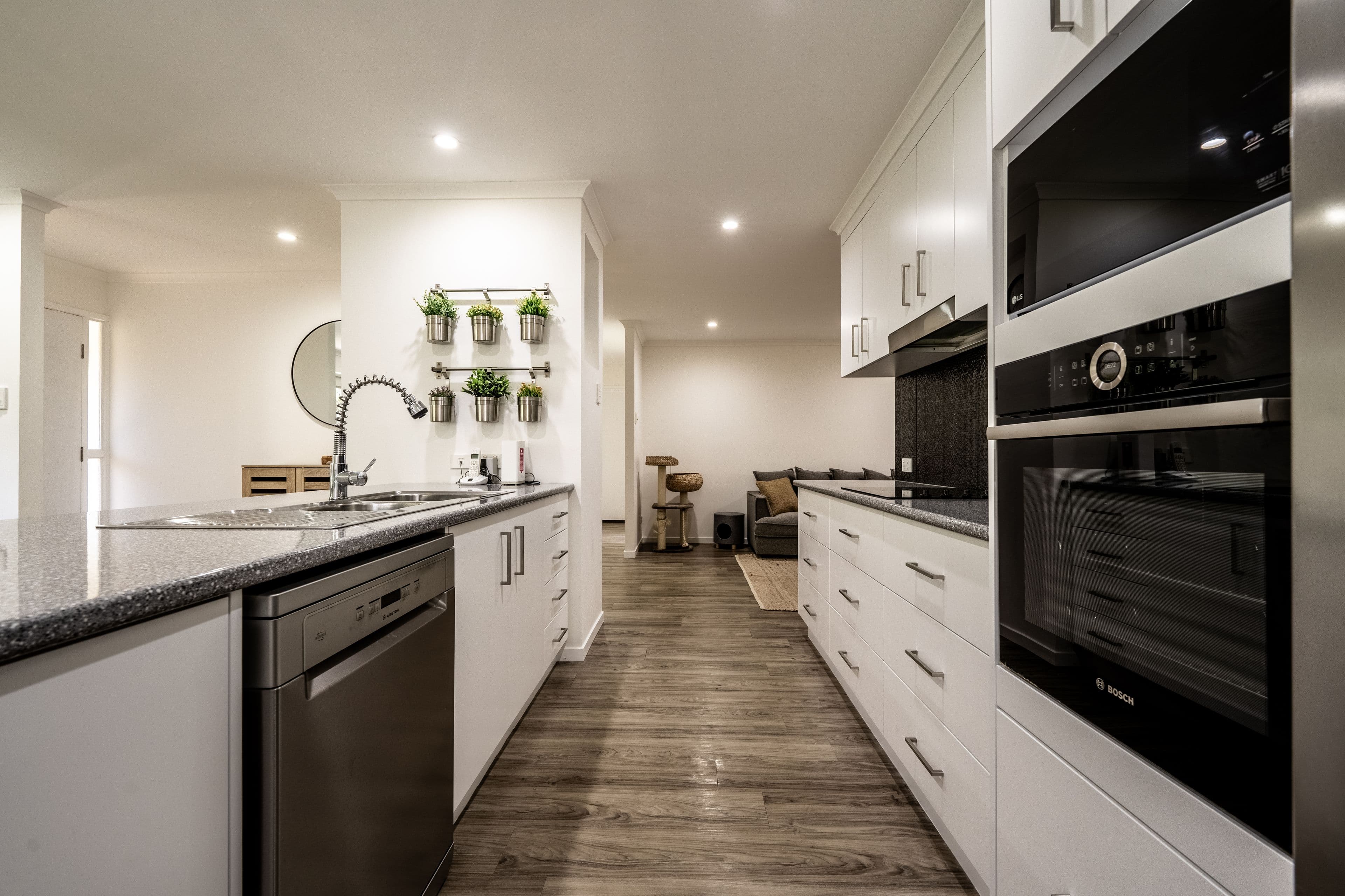 52 Coronation Avenue, Beachmere QLD 4510, Beachmere - Thumbnail 2