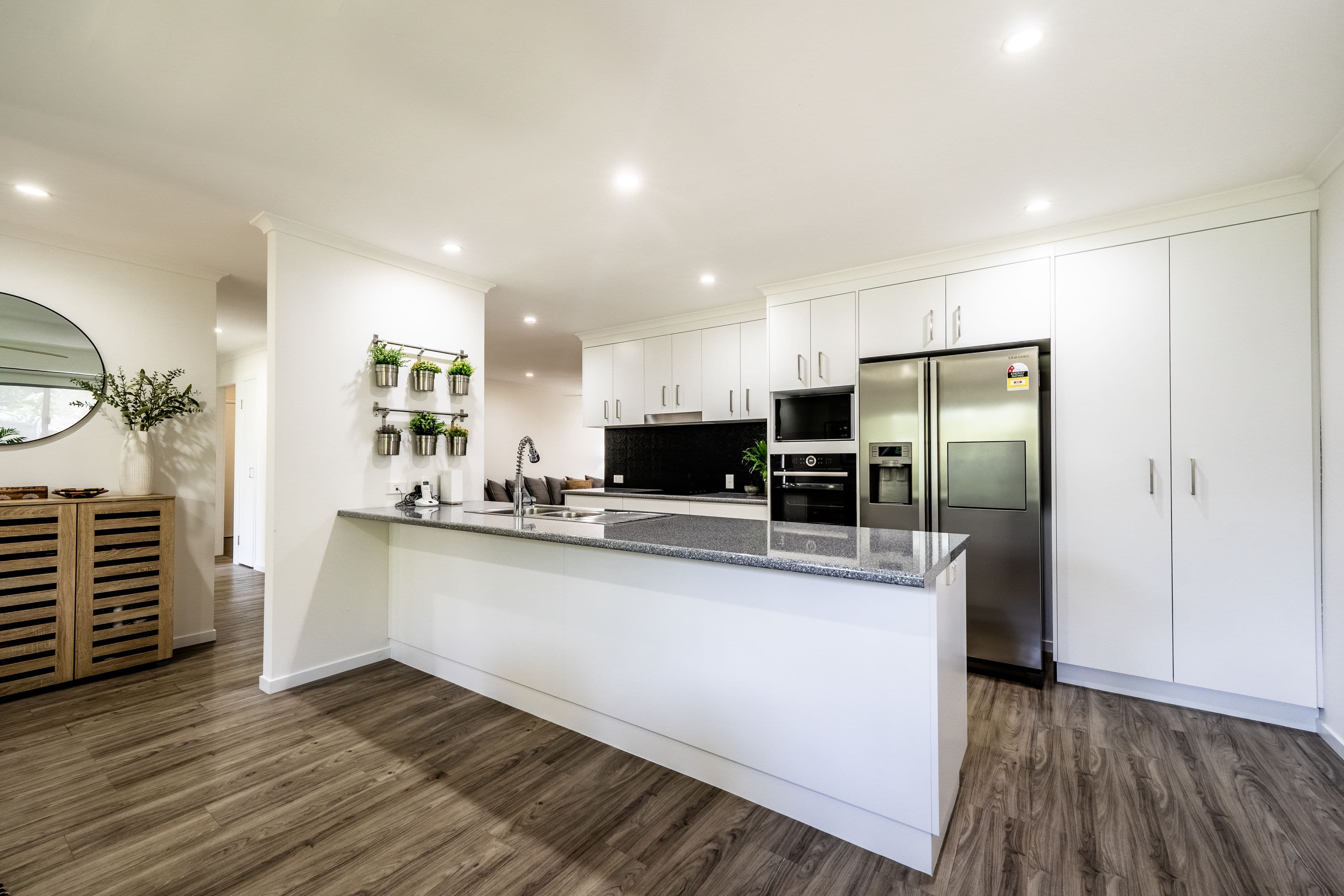 52 Coronation Avenue, Beachmere QLD 4510, Beachmere - Thumbnail 7