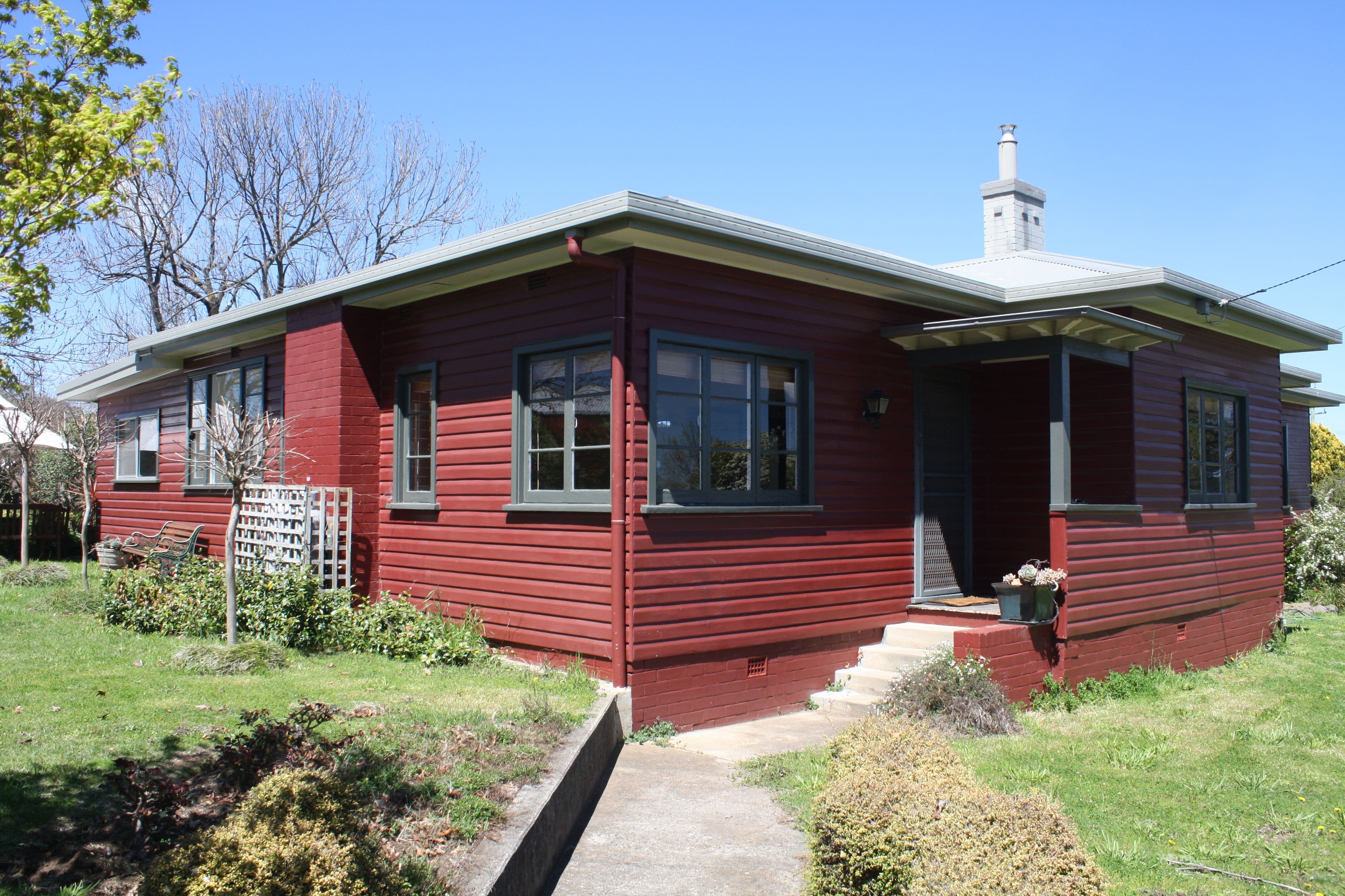 27 Cross Street, Glen Innes - Image 1