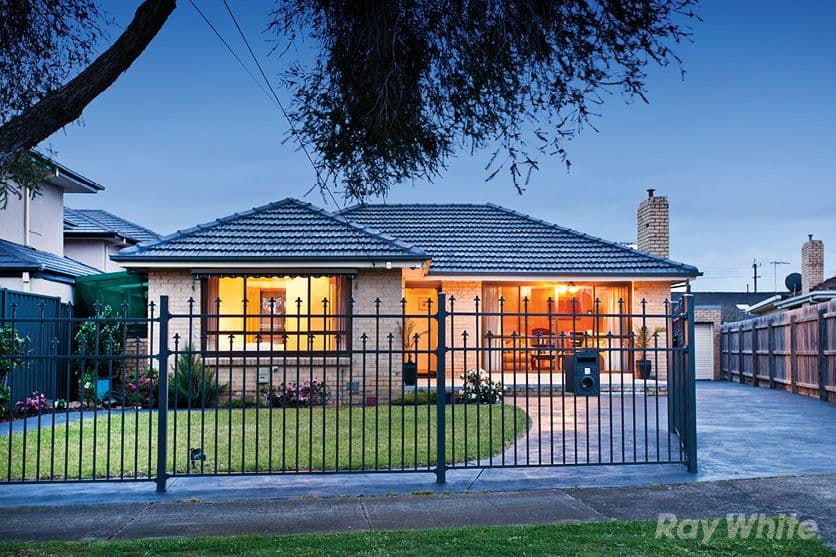 4 Padua Court, GLEN WAVERLEY VIC 3150, Glen Waverley - Image 1