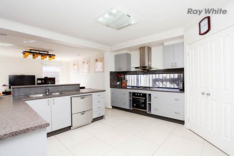 11 Tantallon Crescent, DERRIMUT VIC 3030, Derrimut - Thumbnail 5