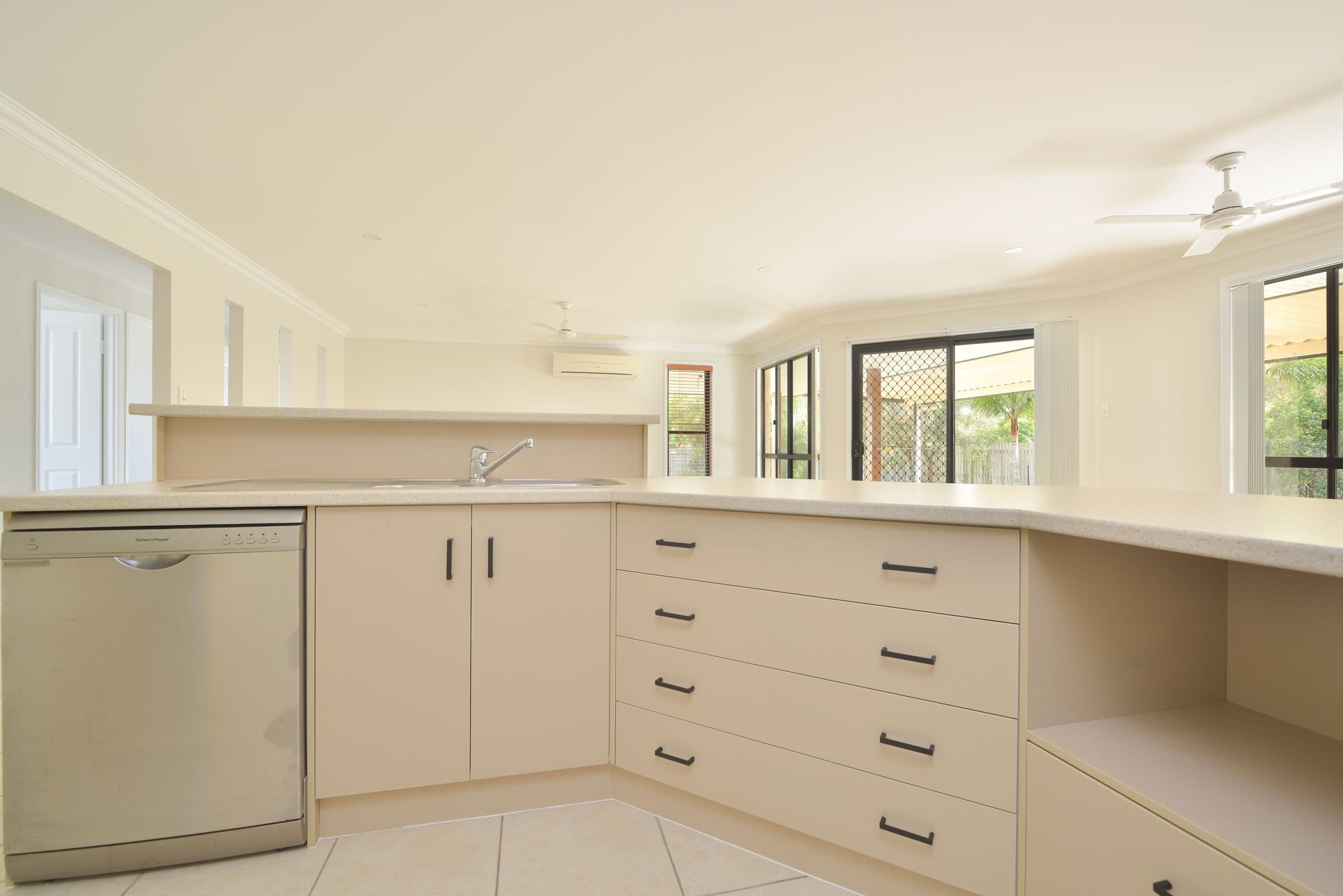 23 Victoria Avenue, Glen Eden QLD 4680, Glen Eden - Thumbnail 3
