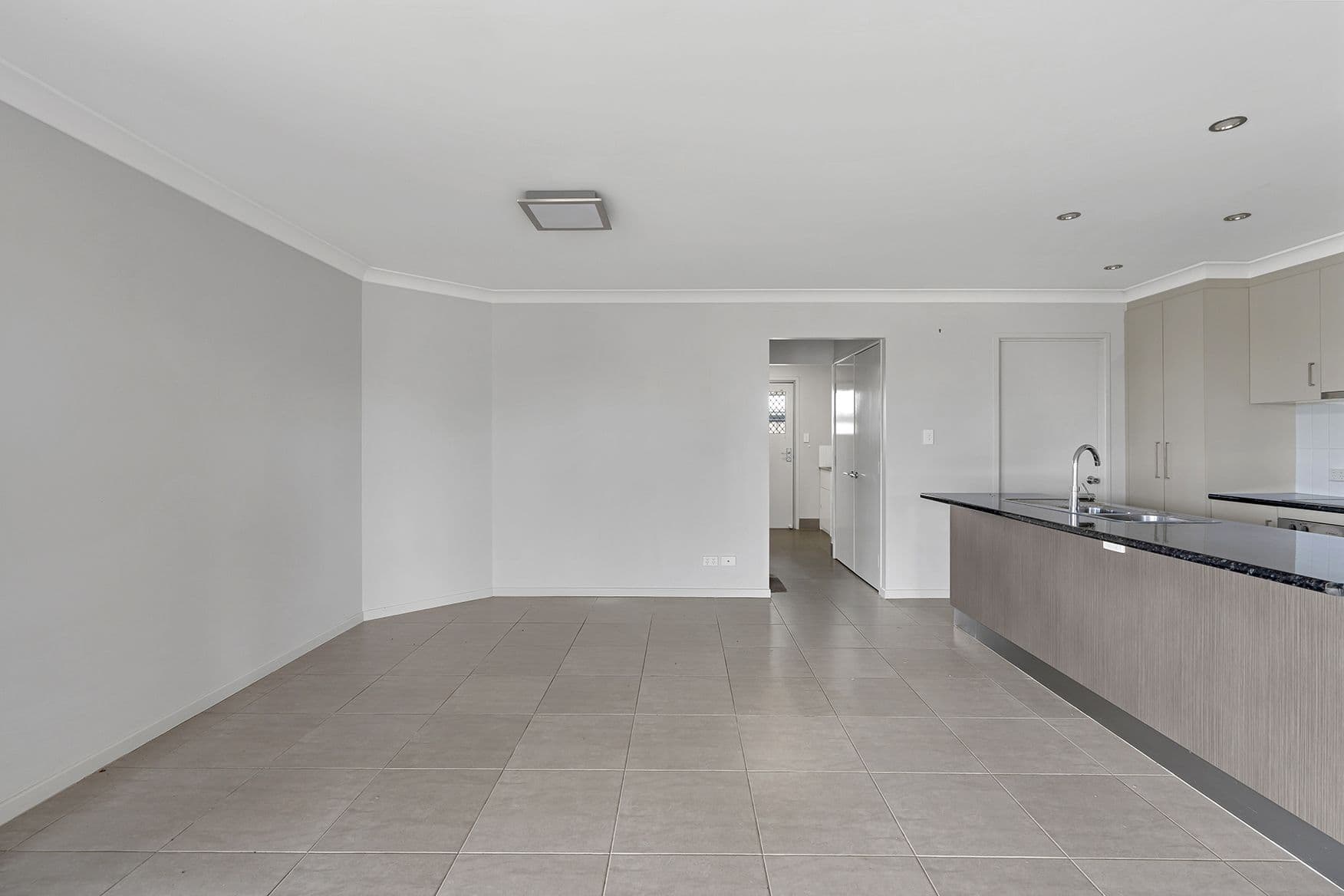 79 Mayfair Drive, Emerald QLD 4720, Emerald - Thumbnail 3