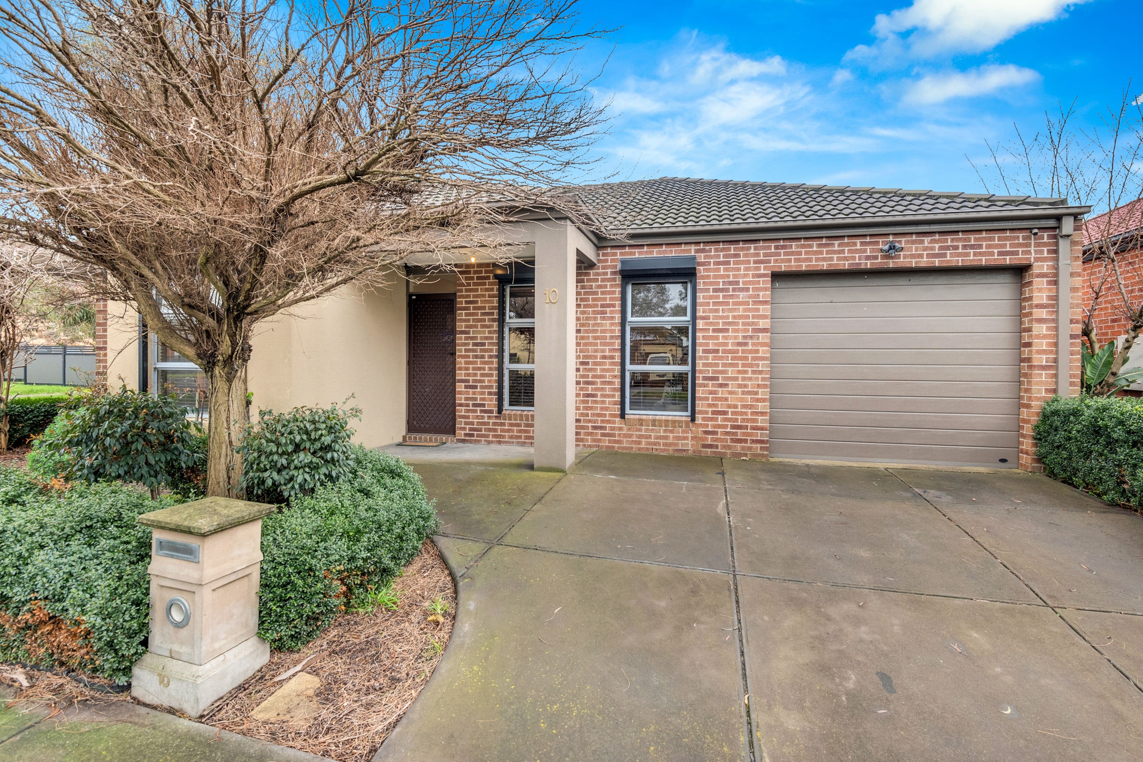 10 Stafford Link, Craigieburn VIC 3064, Craigieburn - Thumbnail 2