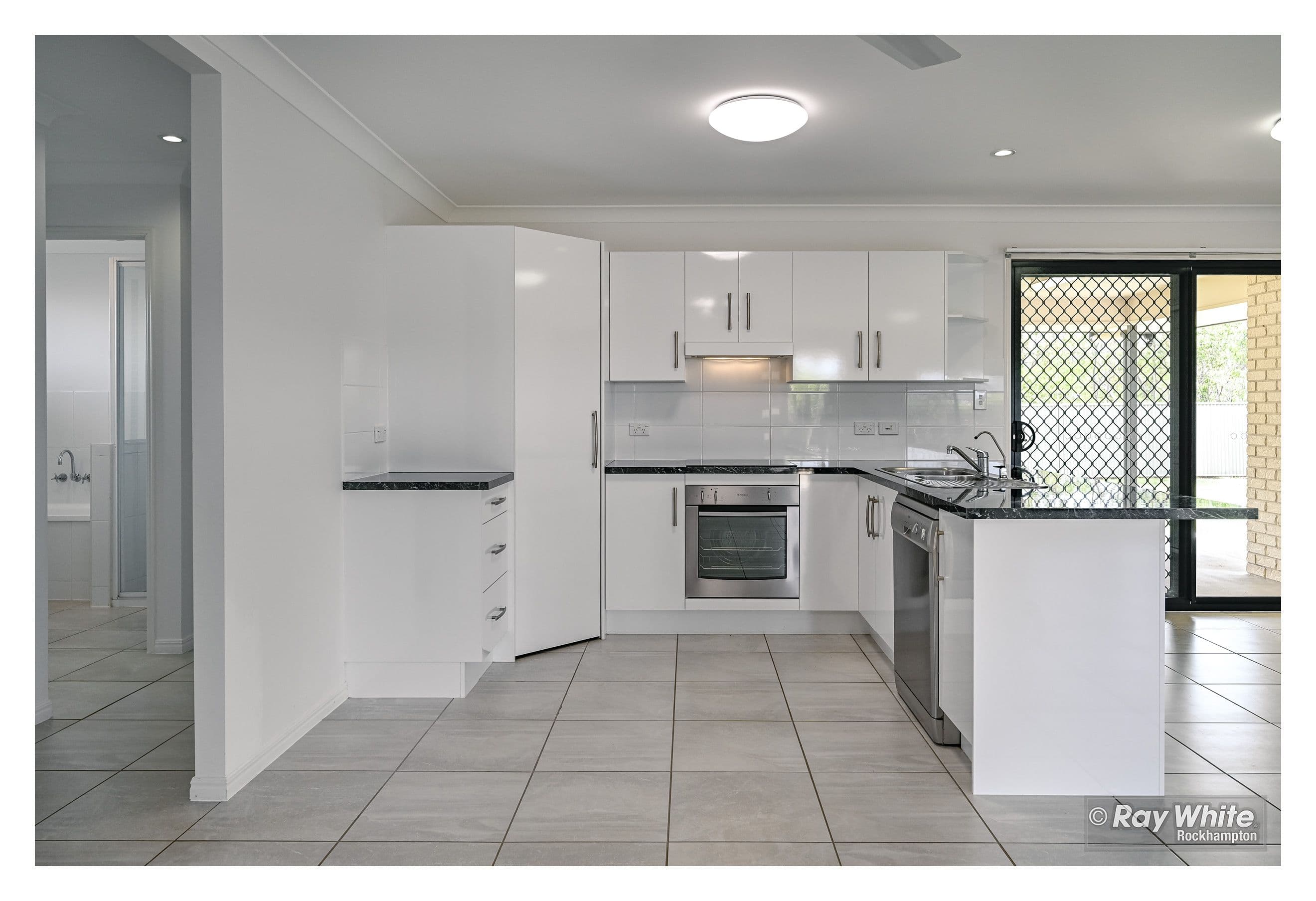 33 Stringybark Avenue, Norman Gardens QLD 4701, Norman Gardens - Thumbnail 3