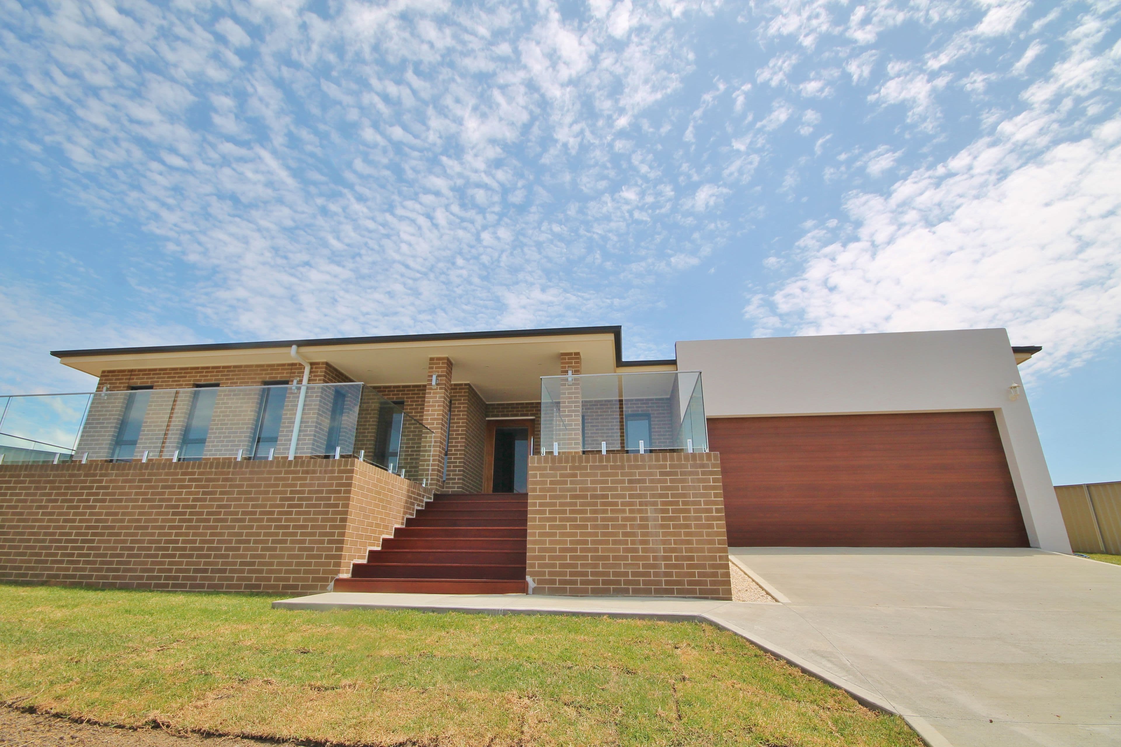 62 Jordan Place, Young - Image 1