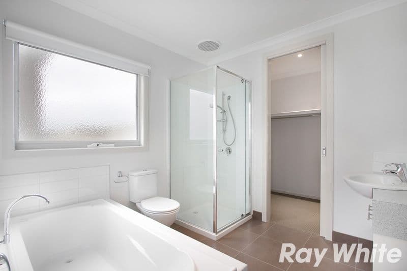 57 Lakeside Boulevard, PAKENHAM VIC 3810, Pakenham - Thumbnail 8