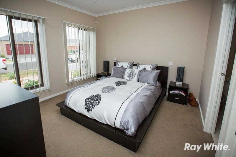 41 Cohens Way, PAKENHAM VIC 3810, Pakenham - Thumbnail 2