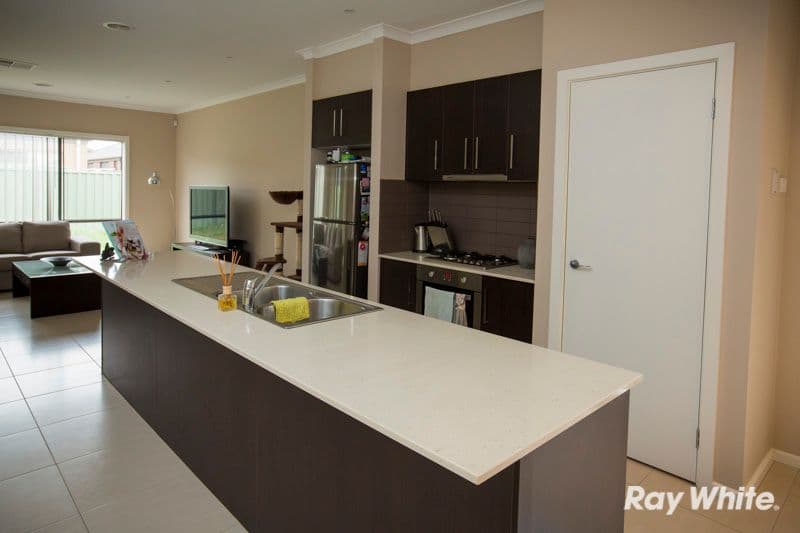 41 Cohens Way, PAKENHAM VIC 3810, Pakenham - Thumbnail 5