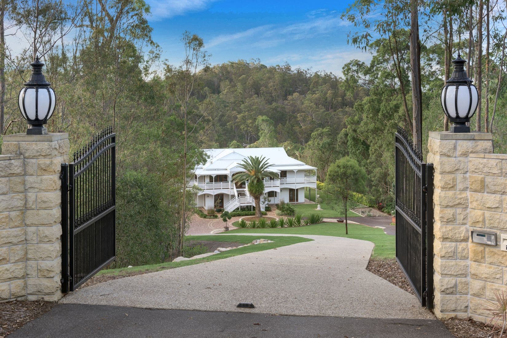 135 Highwood Road, The Gap QLD 4061, The Gap - Thumbnail 2