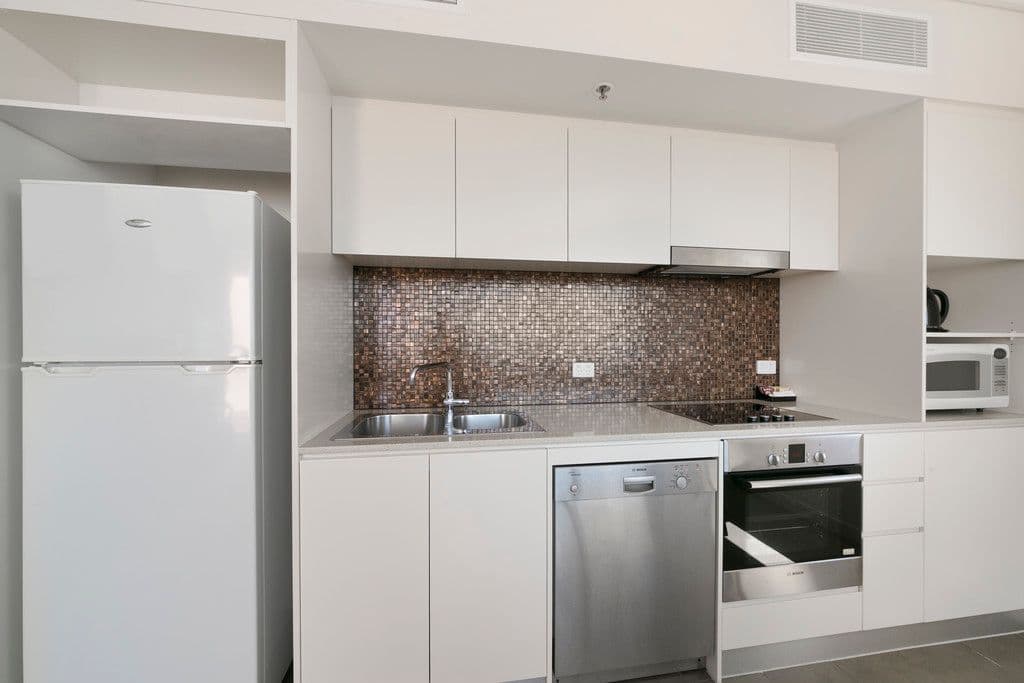 18 Tank Street, BRISBANE QLD 4000, Brisbane City - Thumbnail 2