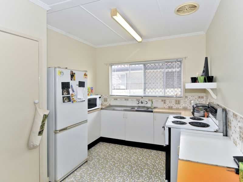 404 Cypress Terrace, PALM BEACH QLD 4221, Palm Beach - Thumbnail 5
