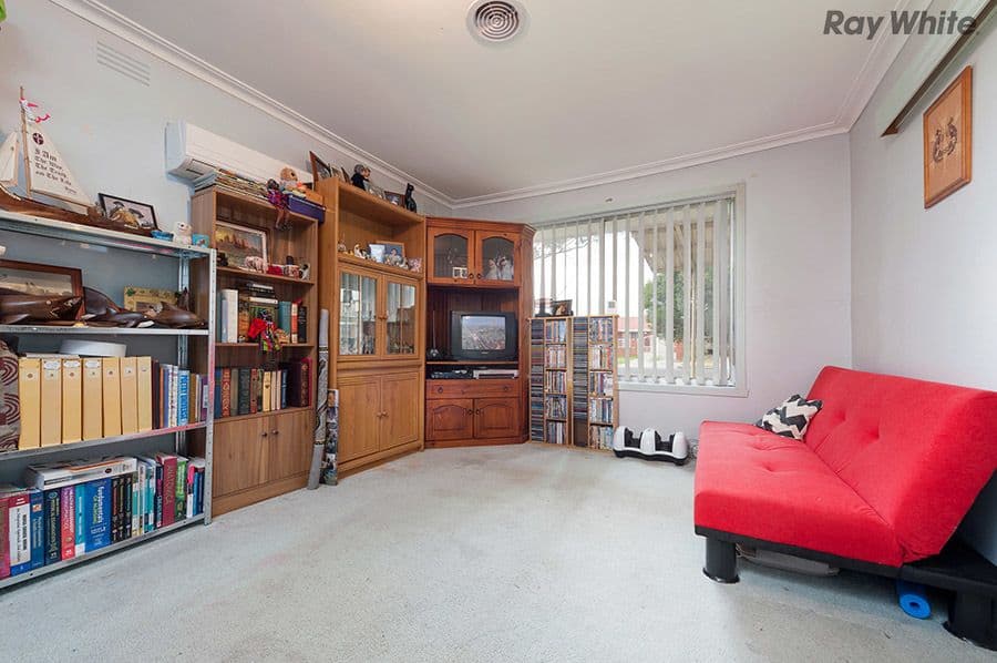 12 Douglas Avenue, St Albans VIC 3021, St Albans - Thumbnail 4