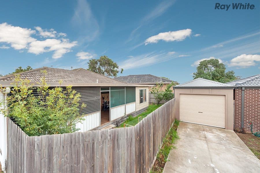 12 Douglas Avenue, St Albans VIC 3021, St Albans - Thumbnail 7