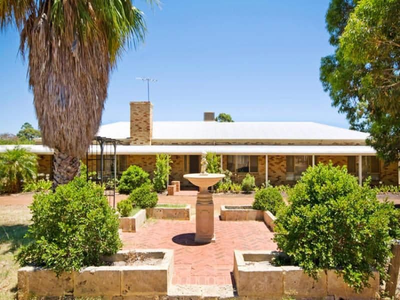 35 John Farrant Drive, GOOSEBERRY HILL WA 6076, Gooseberry Hill - Thumbnail 2
