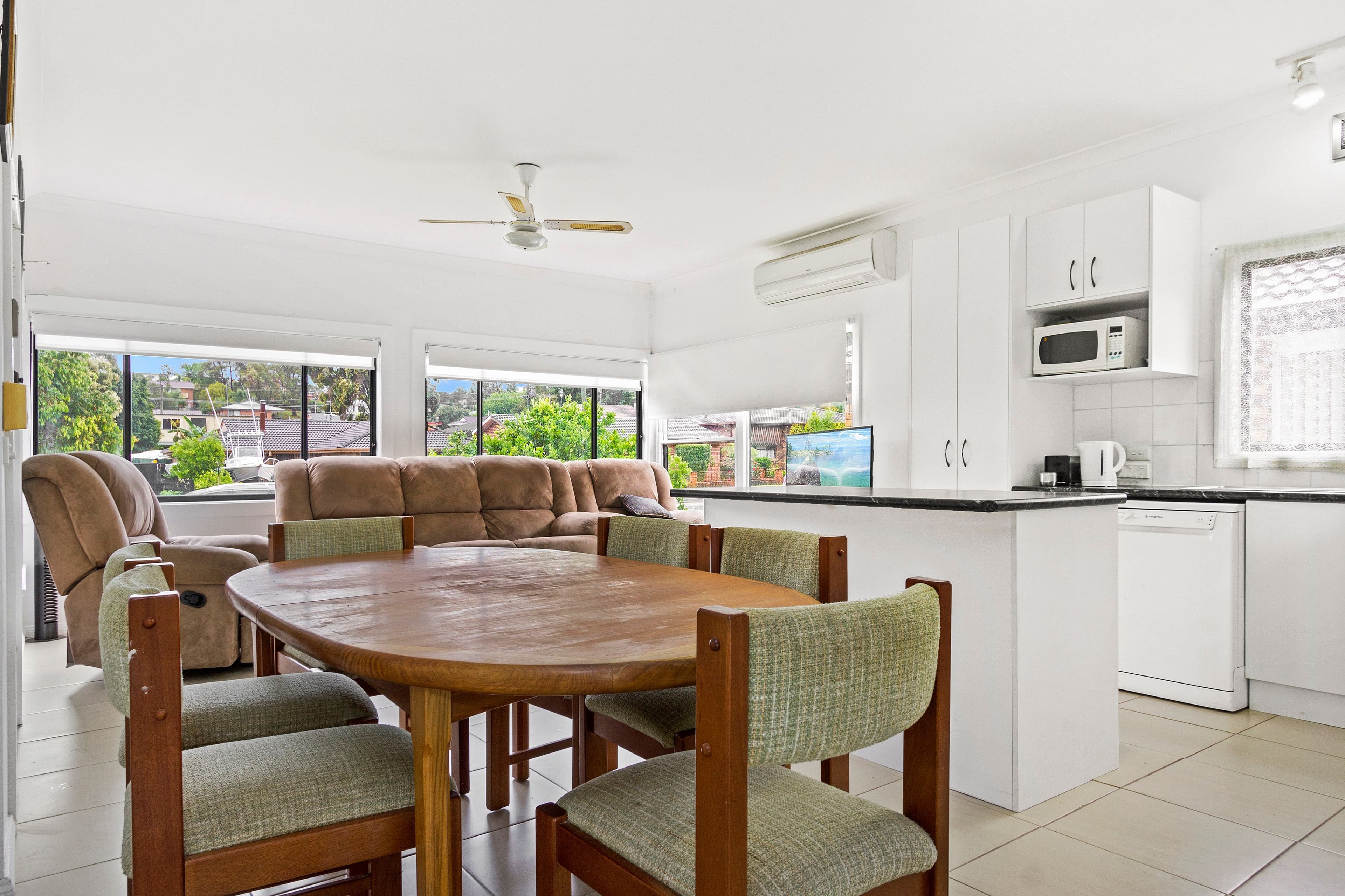 8 Clare Crescent, Batehaven - Thumbnail 5