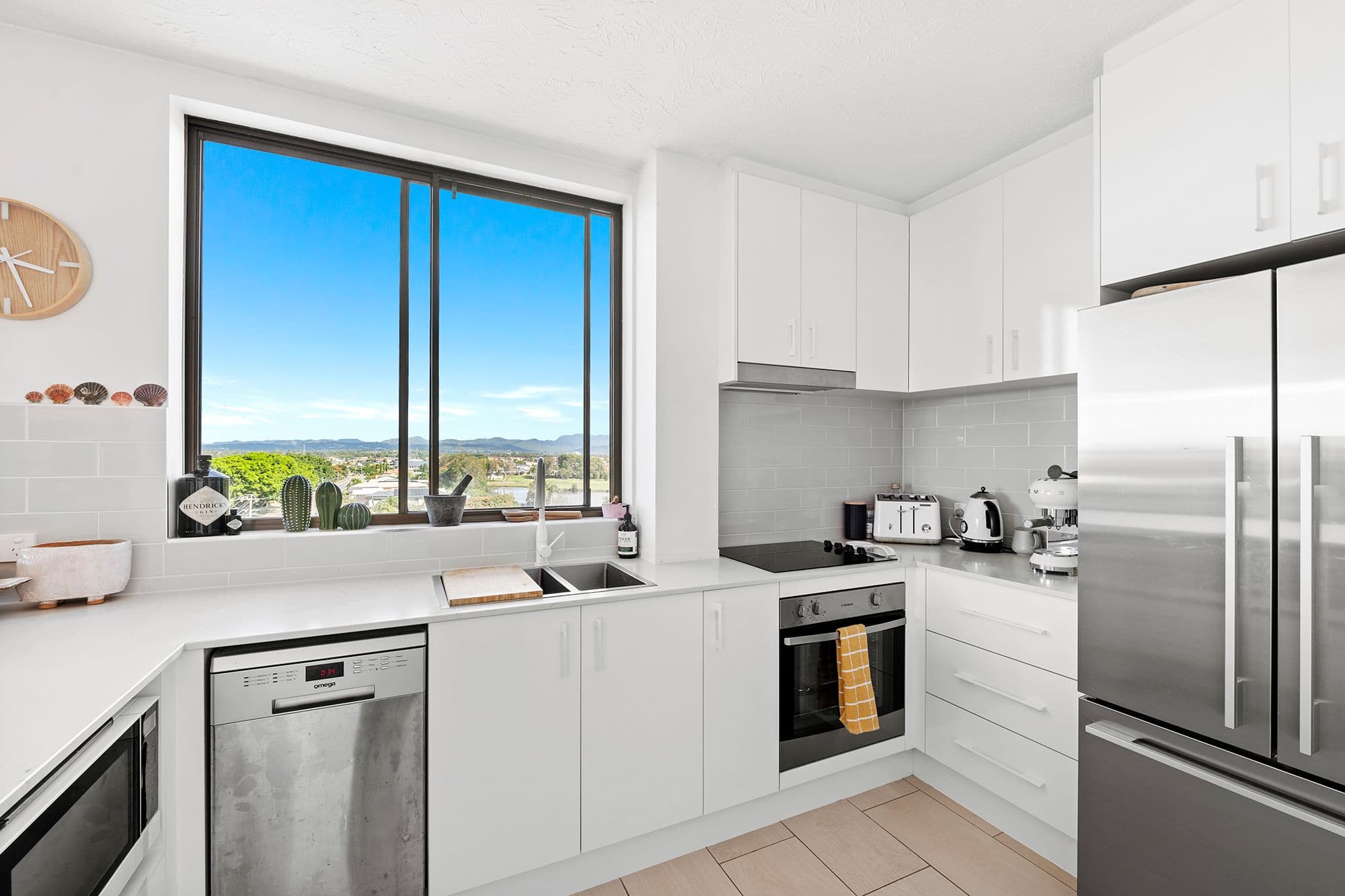 13-27 Fairway Drive, Clear Island Waters QLD 4226, Clear Island Waters - Thumbnail 8