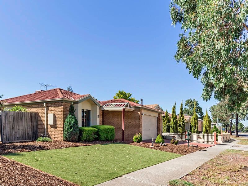 2 Millstream Avenue, Point Cook VIC 3030, Point Cook - Thumbnail 2