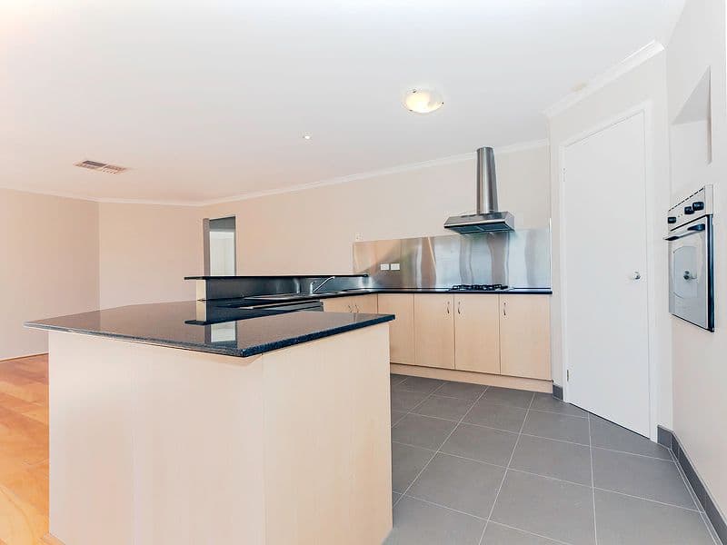 2 Millstream Avenue, Point Cook VIC 3030, Point Cook - Thumbnail 6