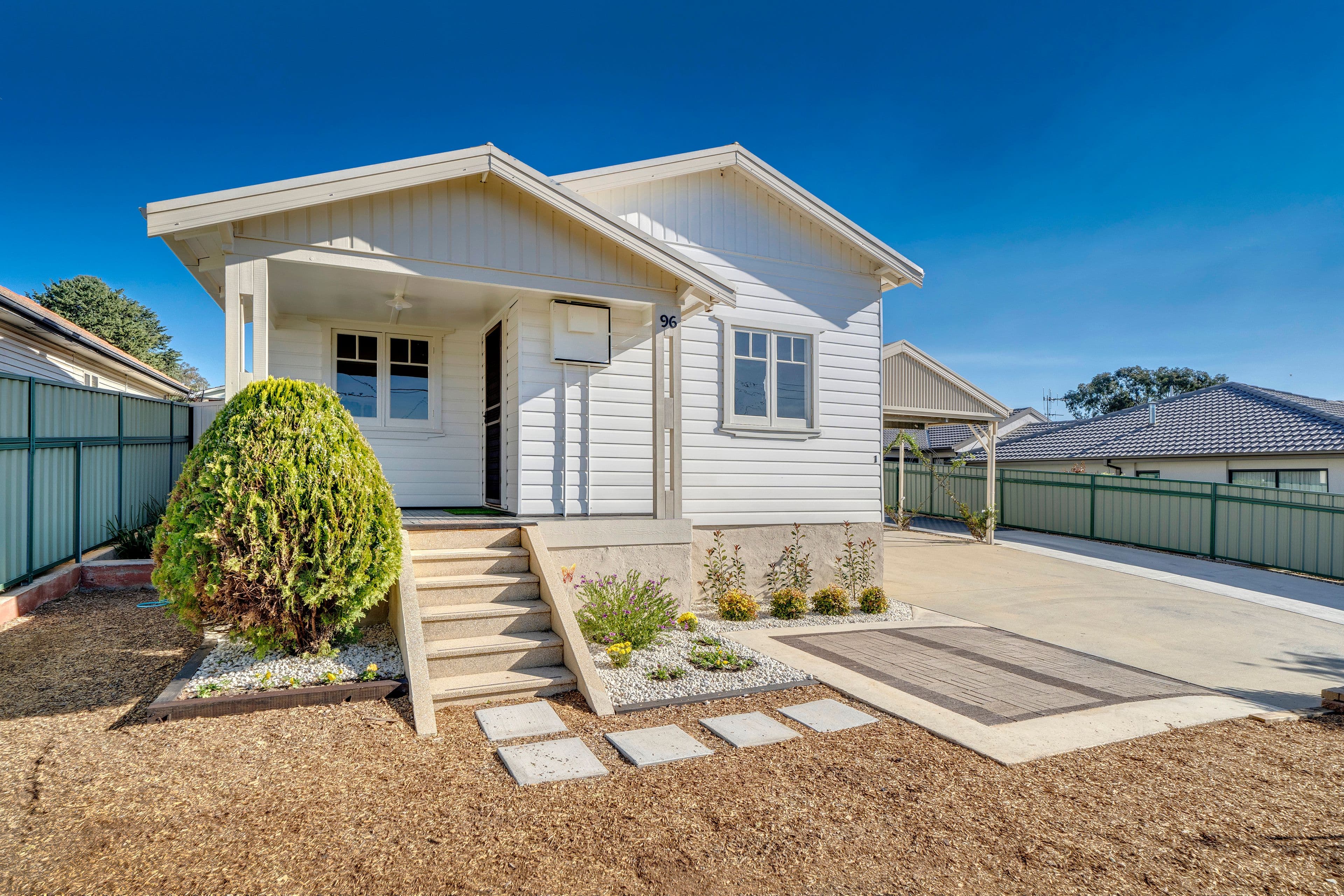 96 Uriarra Road, Crestwood - Thumbnail 2
