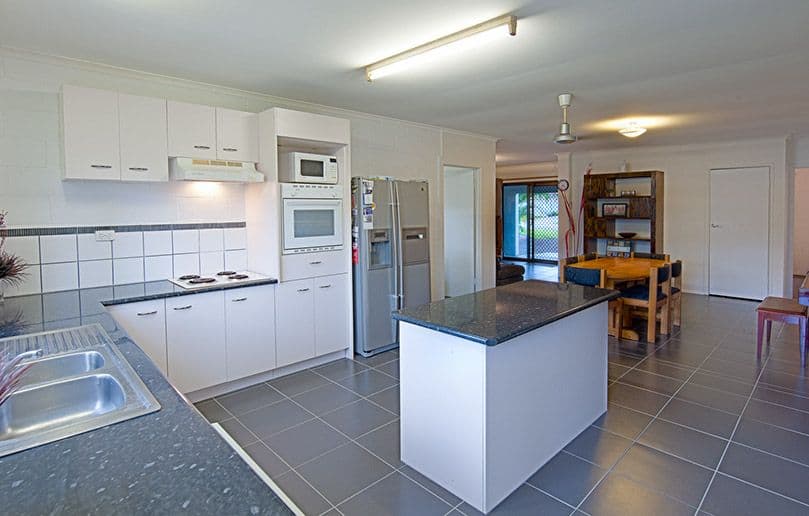 37 Nungo Street, PACIFIC PARADISE QLD 4564, Pacific Paradise - Thumbnail 2