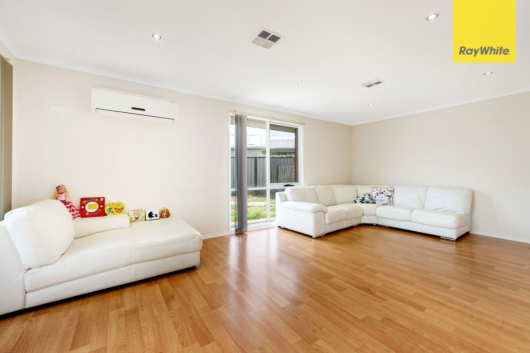4 Shepherds Grove, Kings Park VIC 3021, Kings Park - Thumbnail 2