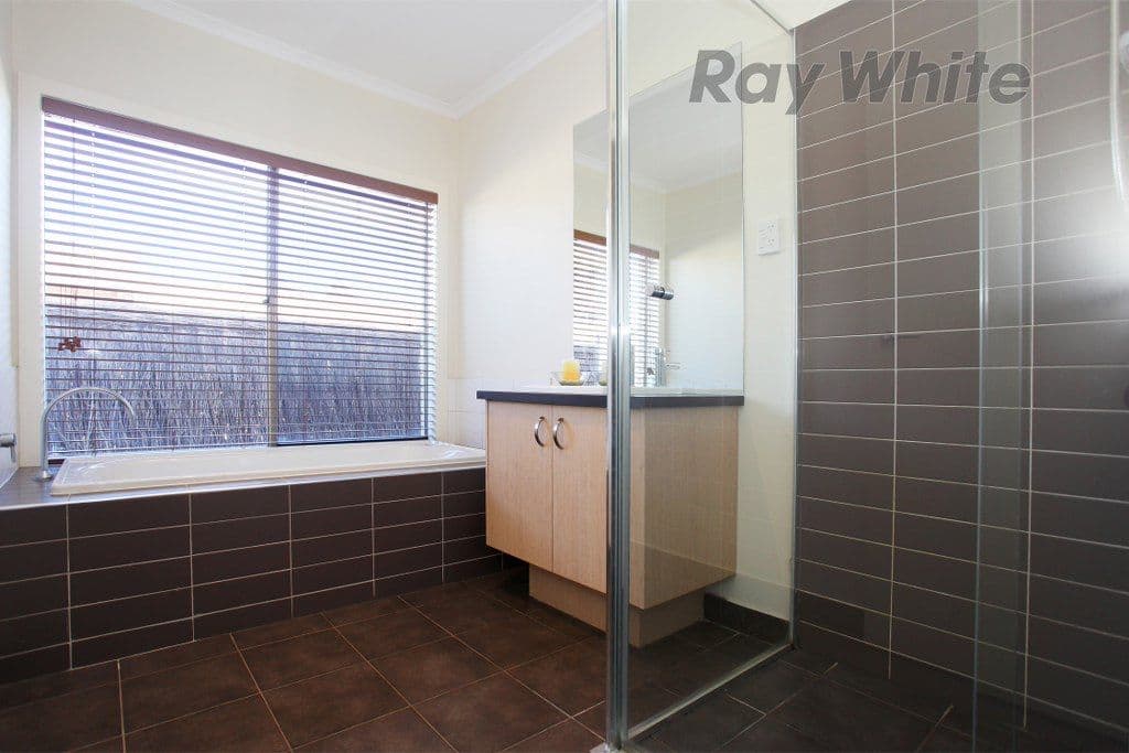 26 Juniper Avenue, POINT COOK VIC 3030, Point Cook - Thumbnail 3