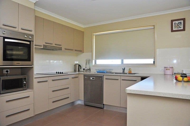 7 Sunset Drive, GLENVALE QLD 4350, Glenvale - Thumbnail 2