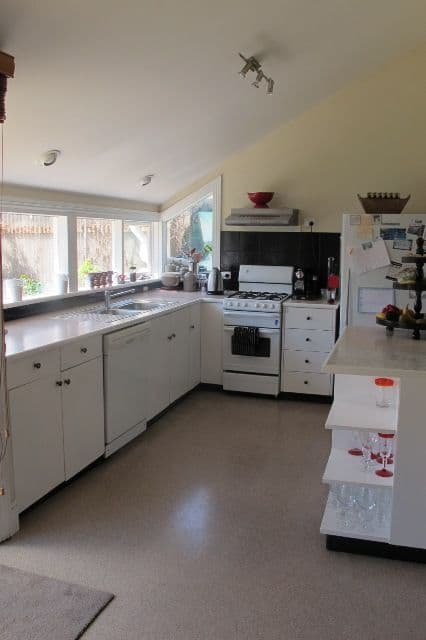 8 Brown Street, HAMILTON VIC 3300, Hamilton - Thumbnail 3