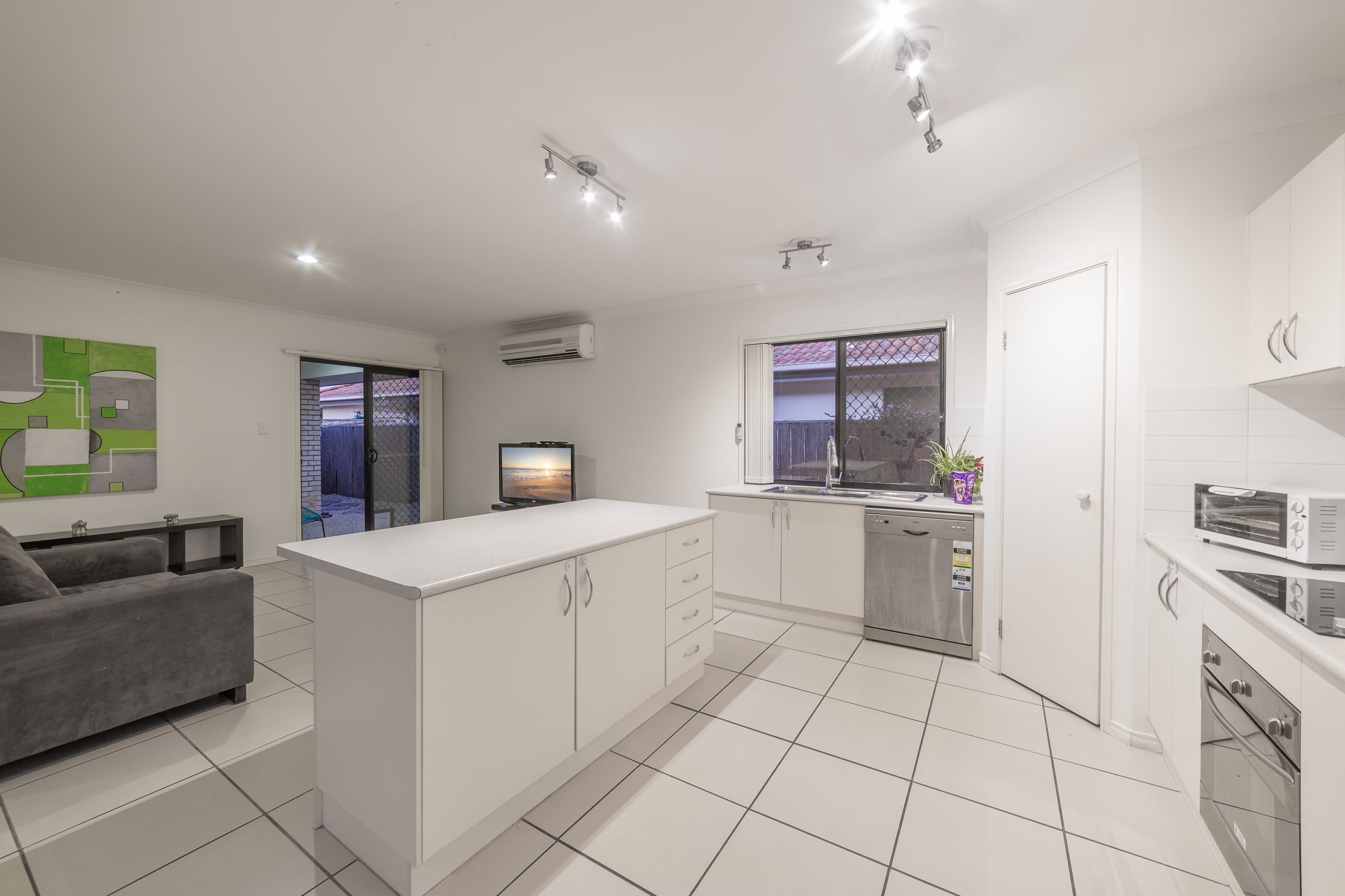 15 Ansett Way, Upper Coomera QLD 4209, Upper Coomera - Thumbnail 2