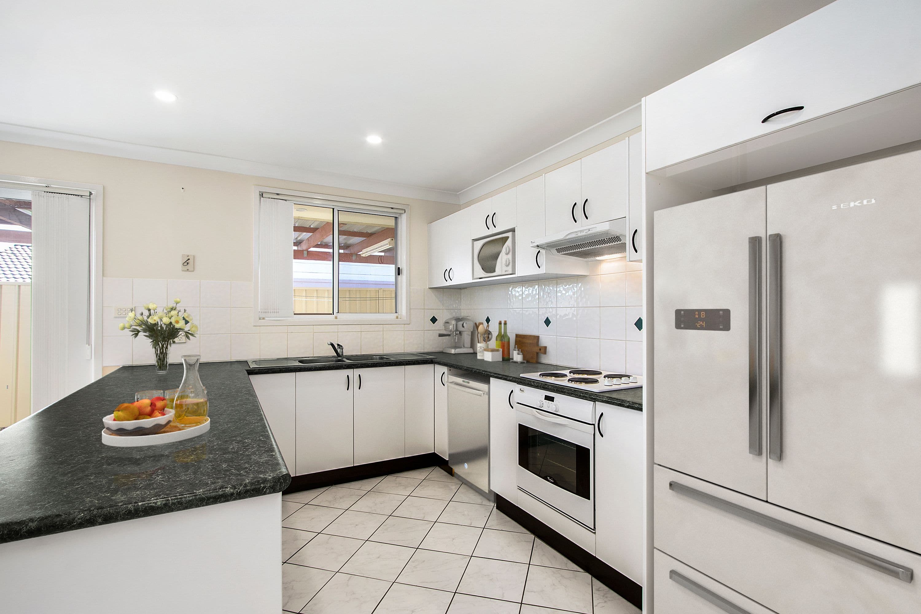 49 Loder Crescent, South Windsor - Thumbnail 3