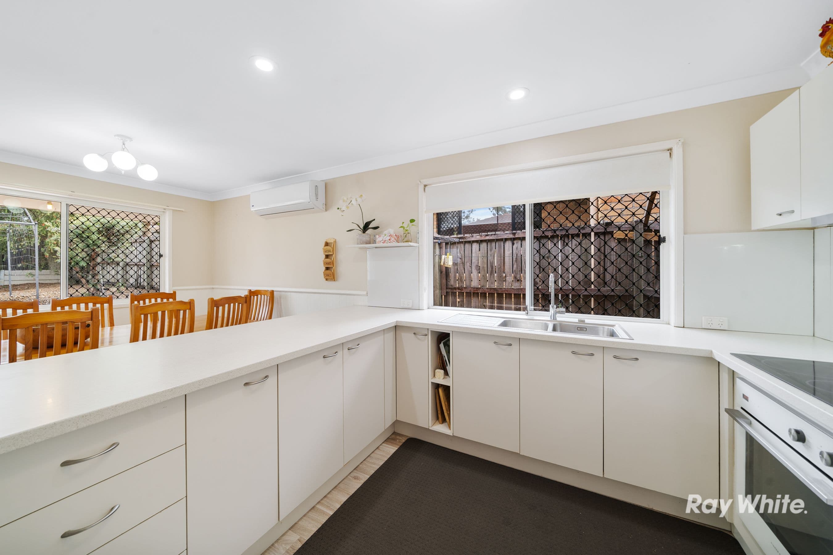 9 KINGFISHER Close, Loganlea QLD 4131, Loganlea - Thumbnail 4