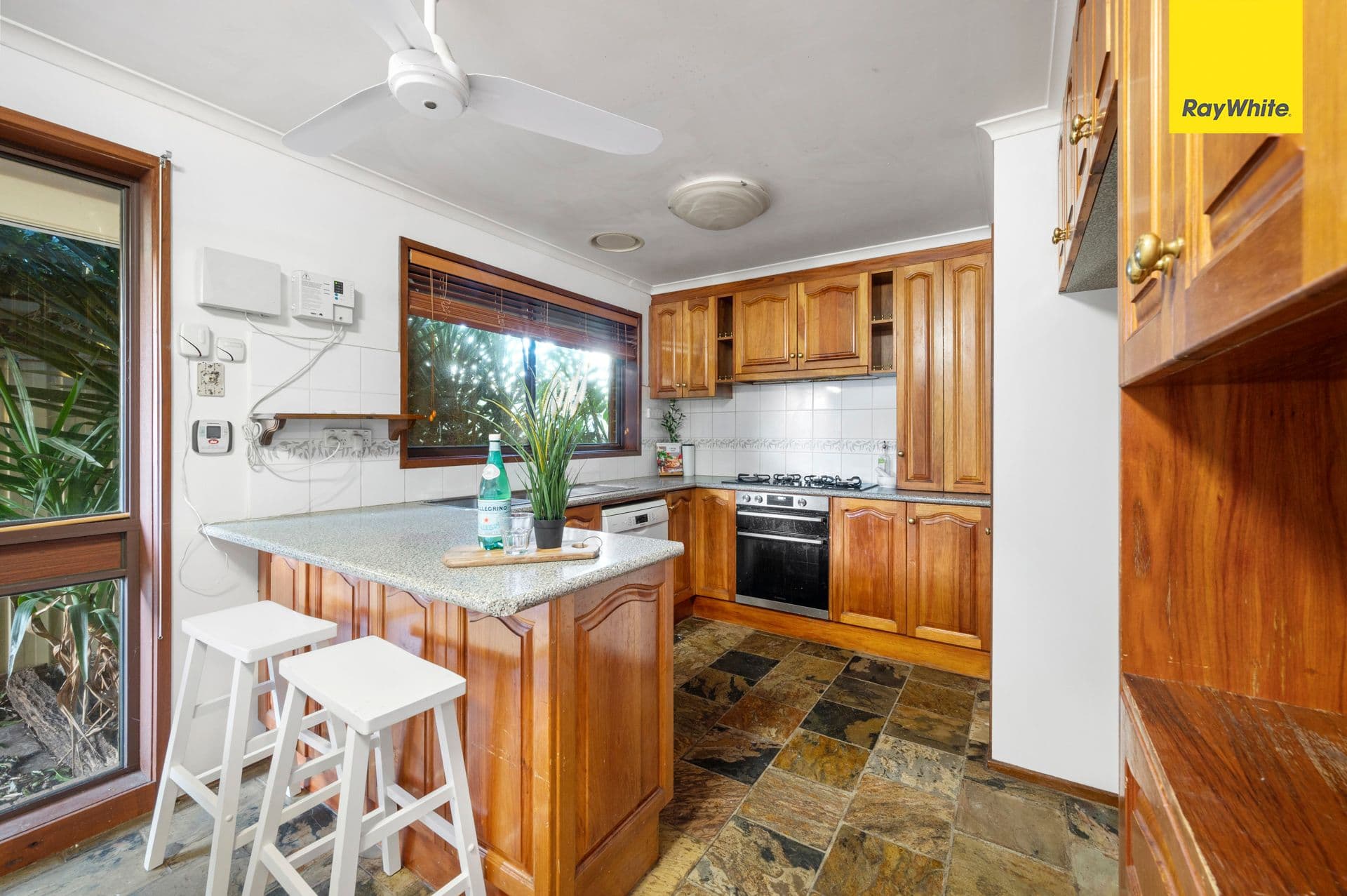 6 Kevin Court, Melton South VIC 3338, Melton South - Thumbnail 4