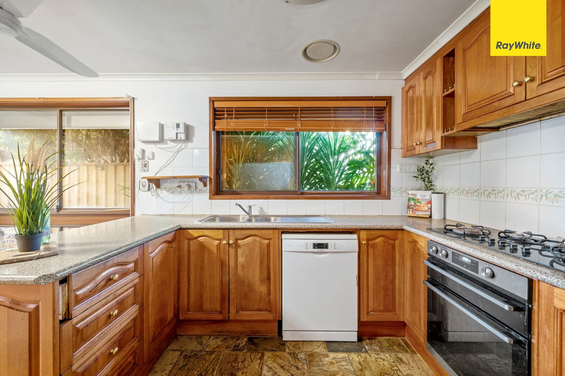 6 Kevin Court, Melton South VIC 3338, Melton South - Thumbnail 6