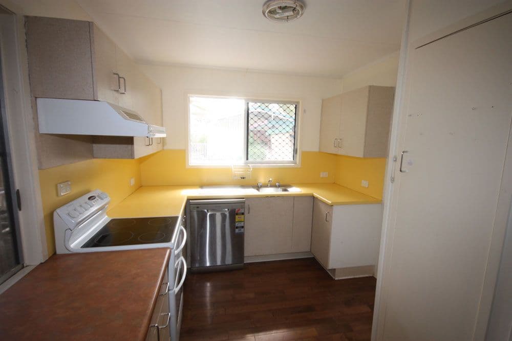 34 Nobbs Street, Moura QLD 4718, Moura - Thumbnail 4