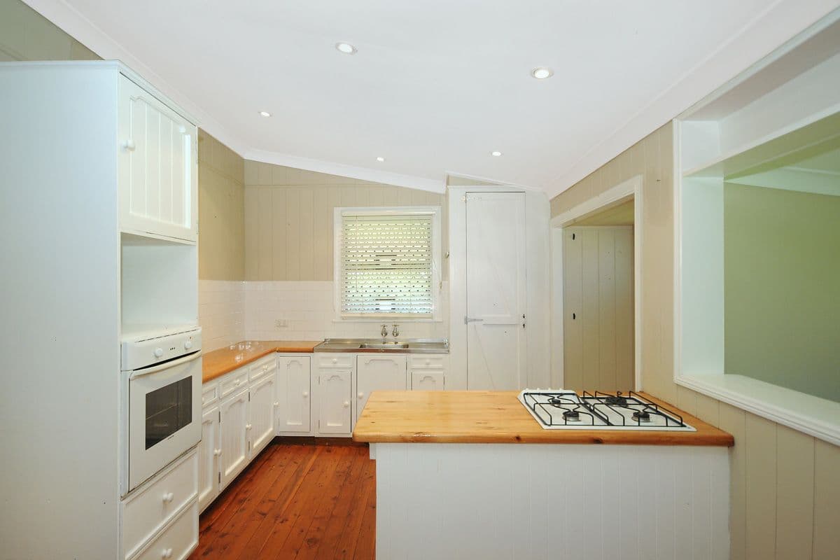 10 Wallace Street, NEWTOWN QLD 4350, Newtown - Thumbnail 5