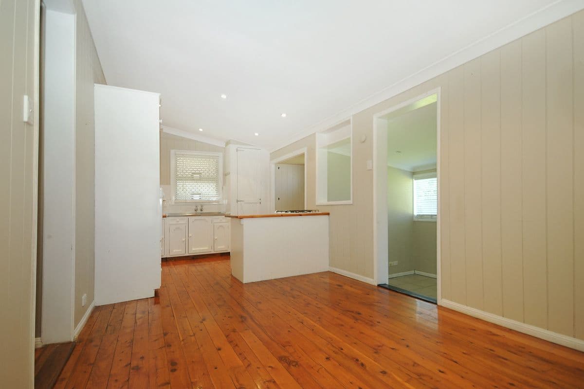 10 Wallace Street, NEWTOWN QLD 4350, Newtown - Thumbnail 6