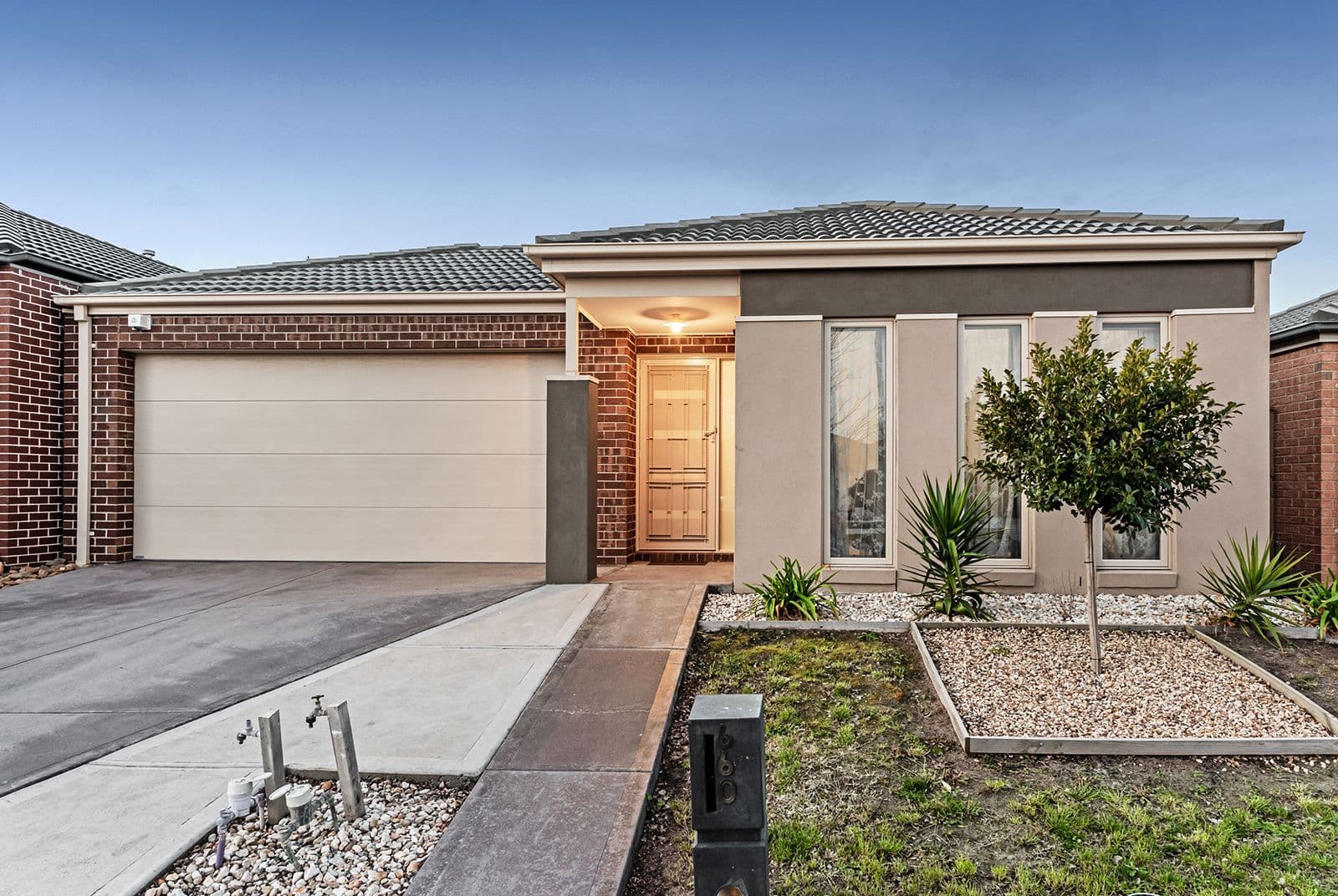 660 Grand Boulevard, Mickleham VIC 3064, Mickleham - Thumbnail 2