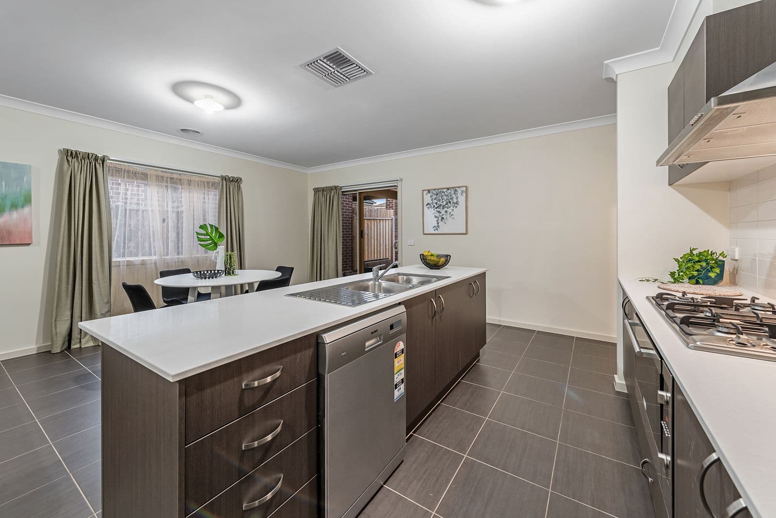 660 Grand Boulevard, Mickleham VIC 3064, Mickleham - Thumbnail 6