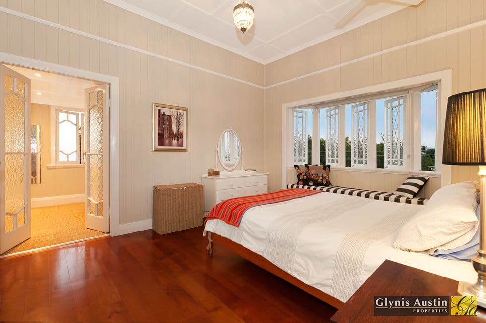 62 Leslie Street, BARDON QLD 4065, Bardon - Thumbnail 5