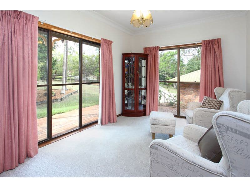 6 Sunset Grove, SAMFORD VALLEY QLD 4520, Samford Valley - Thumbnail 5