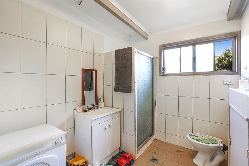 52 Gladys Avenue, Berkeley Vale - Thumbnail 5