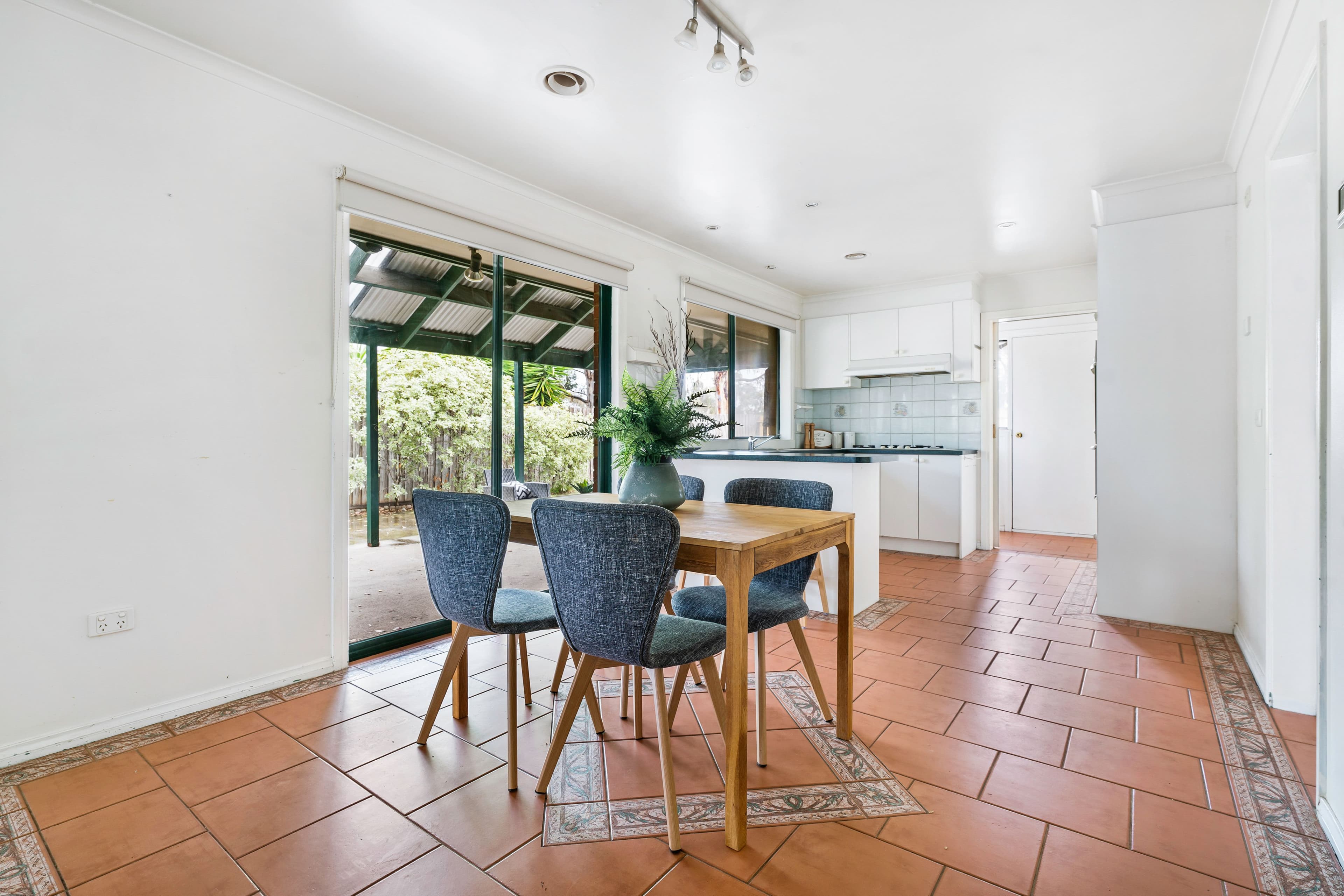 11 Manchester Drive, Sydenham VIC 3037, Sydenham - Thumbnail 4