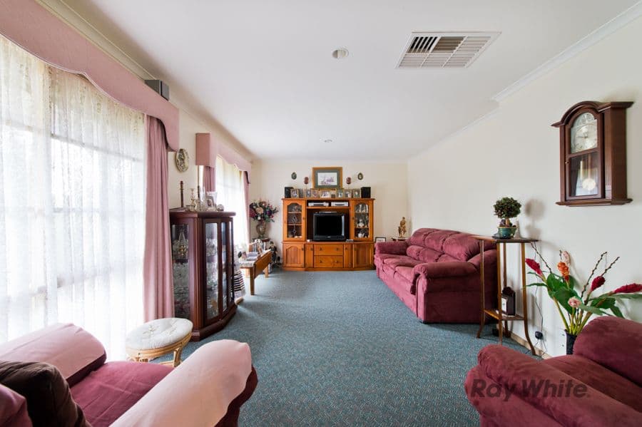 1 Hannah Close, Melton West VIC 3337, Melton West - Thumbnail 3