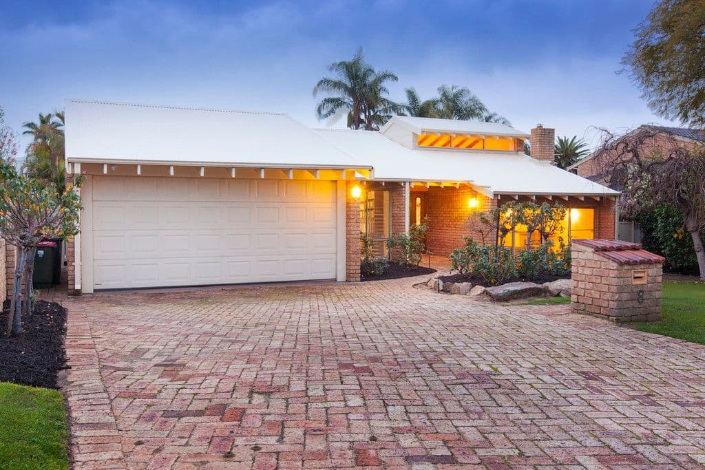 8 Lake Carine Gardens, Carine WA 6020, Carine - Image 1