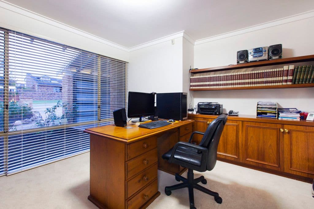 8 Lake Carine Gardens, Carine WA 6020, Carine - Thumbnail 2
